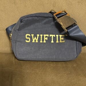 Swiftie Fannie pack